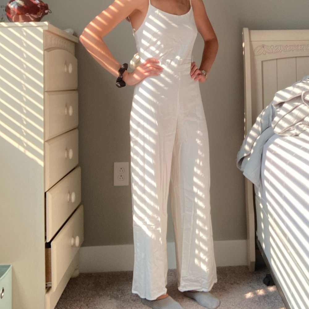 NWT Lulu’s White Jumpsuit
